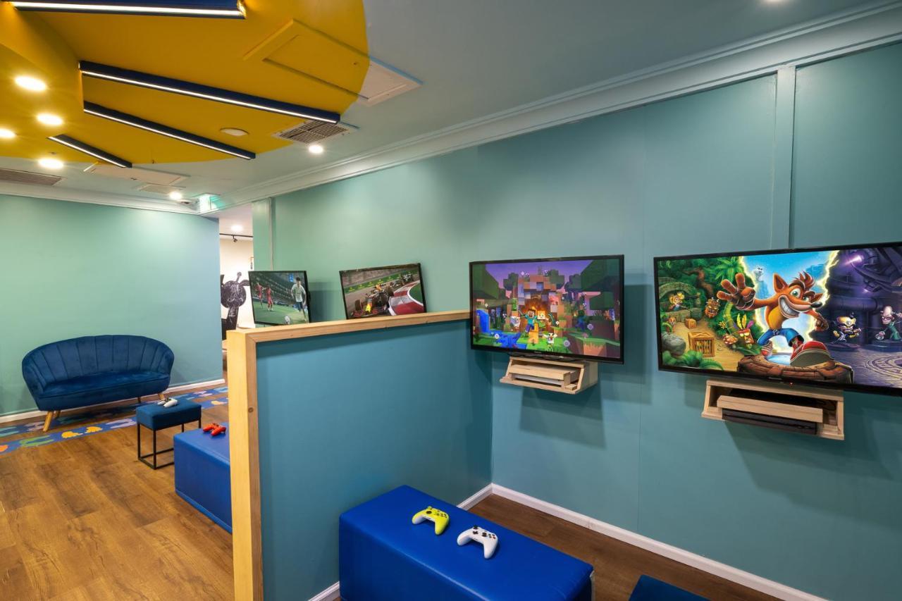 Hotel Aria Ejlat Exteriér fotografie The video game room at the hospital
